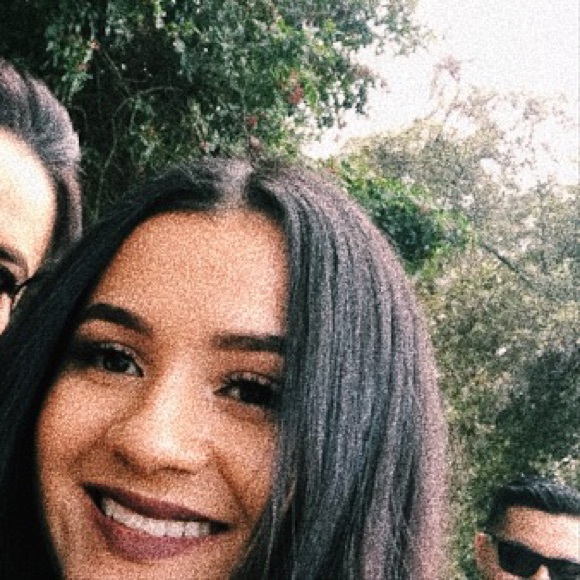 Meet your Posher, Christina - Picture 1 of 1